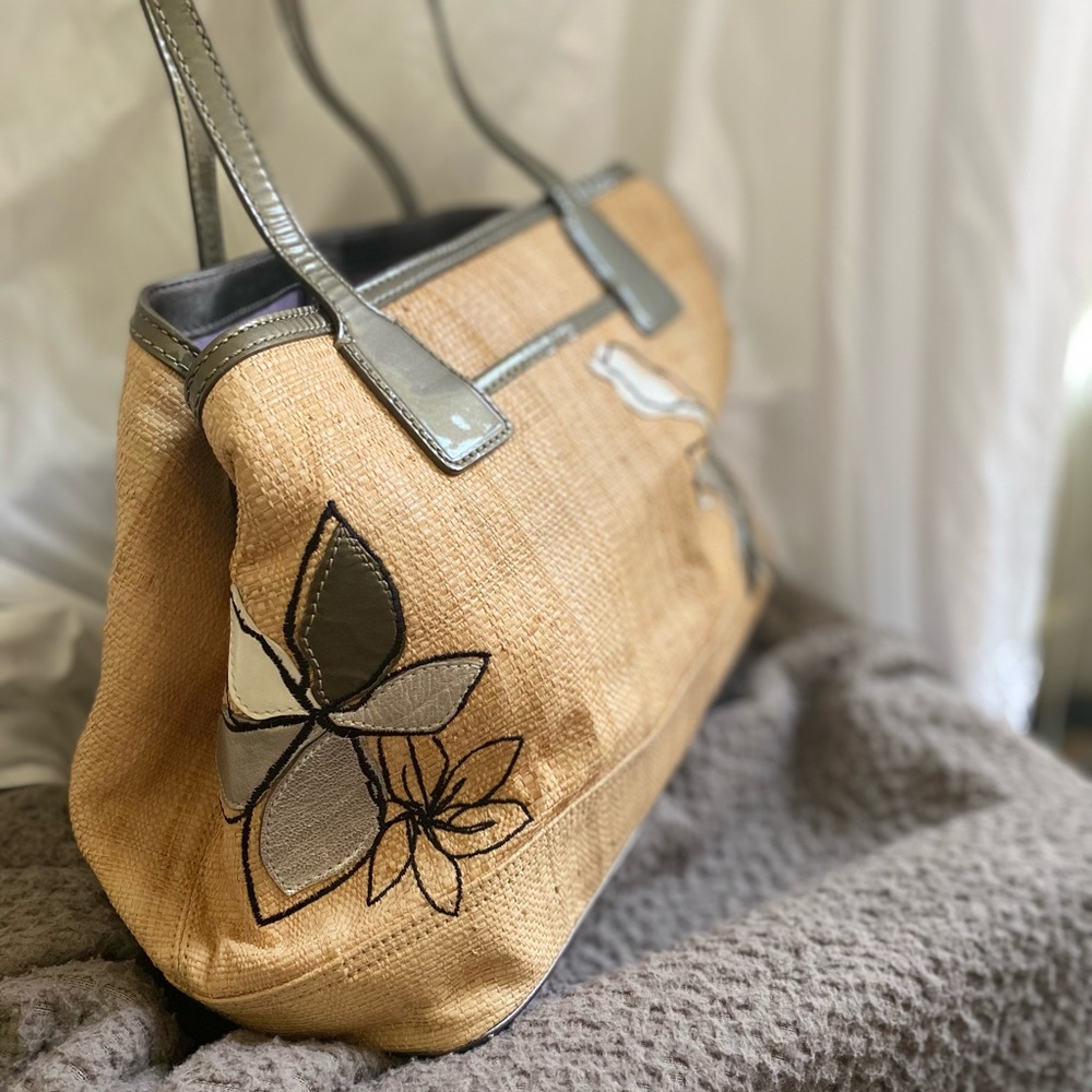 Coach - Picture 4 of 16